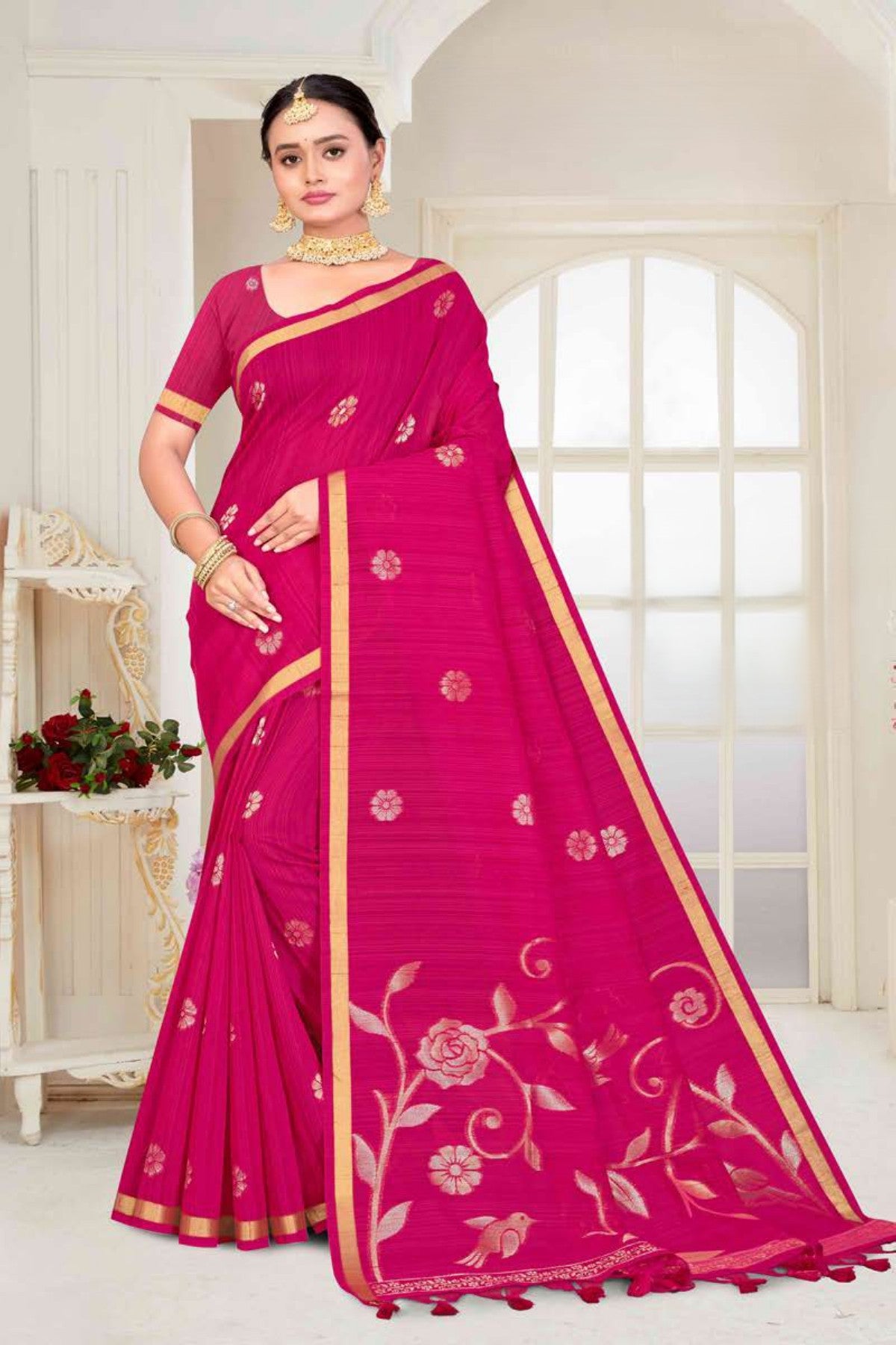 Zartari Blended Mul Cotton Saree with Elegant Floral Woven Pallu & Gold Zari Border