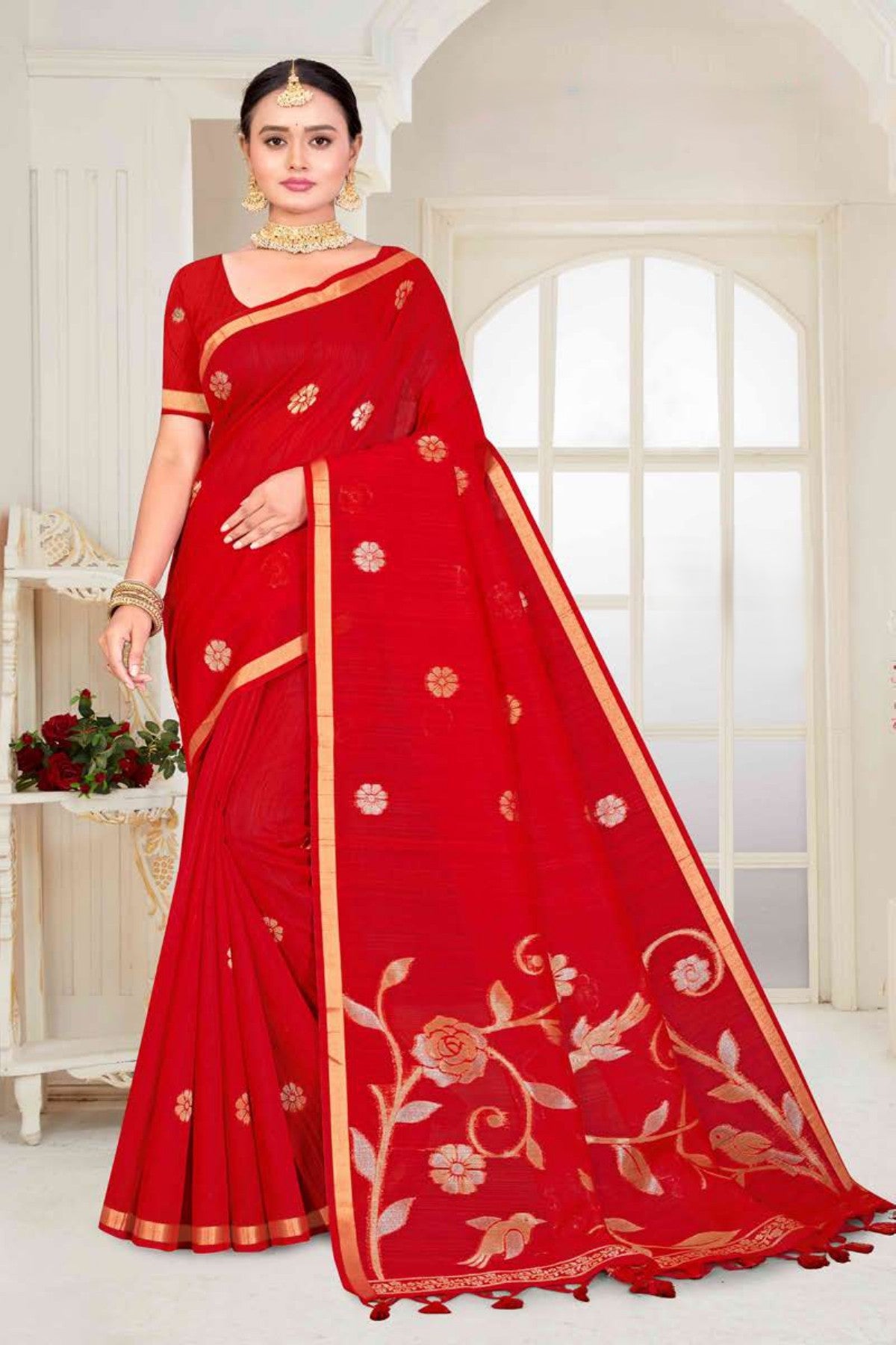 Zartari Blended Mul Cotton Saree with Elegant Floral Woven Pallu & Gold Zari Border