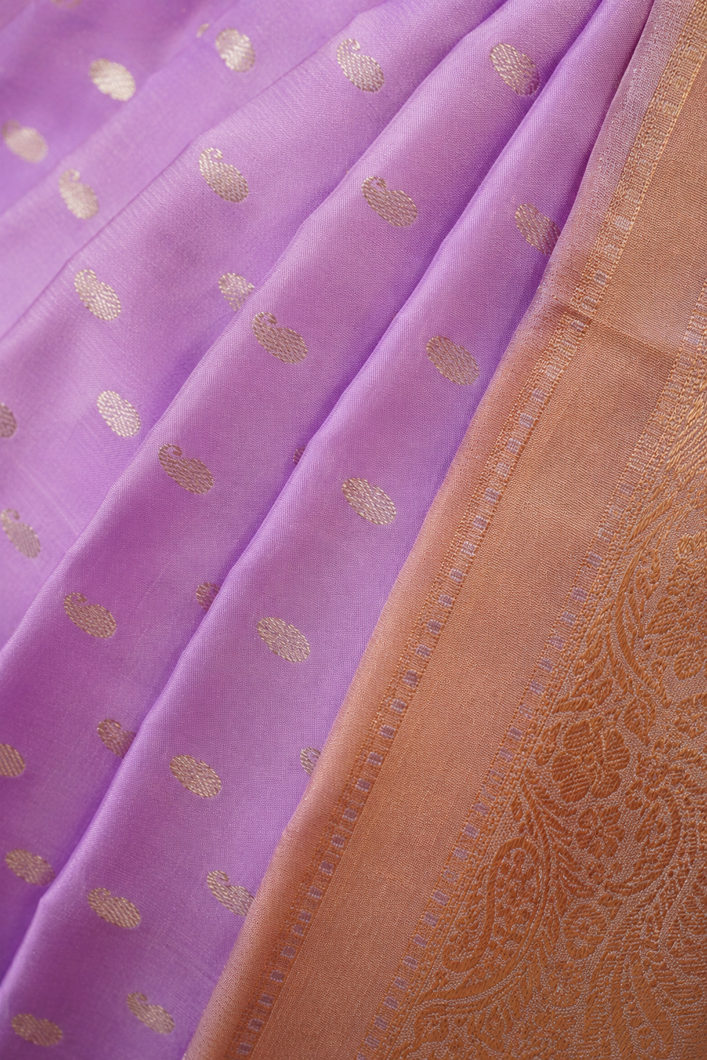 Zartari Handwoven Kanjivaram Silk Saree | Lavender Purple with Antique Gold Zari Butti | Traditional Wedding Silk Saree