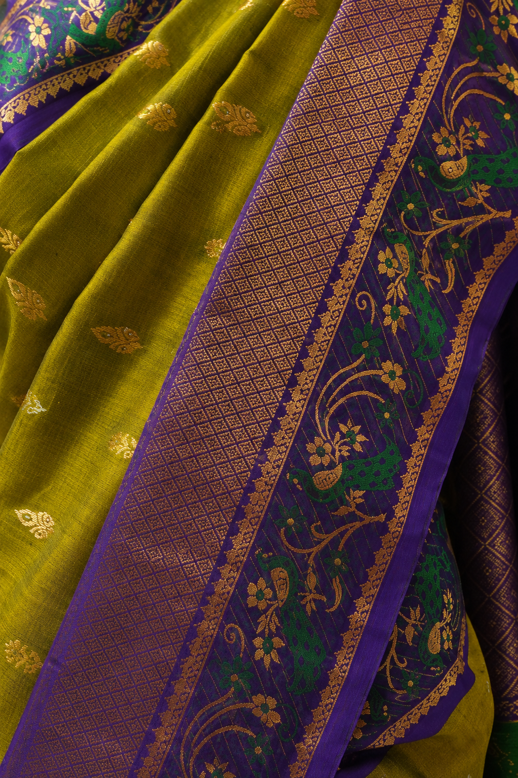 ZARTARI Handwoven Paithani Silk Saree – Olive Green with Royal Purple Floral Border & Rich Woven Pallu