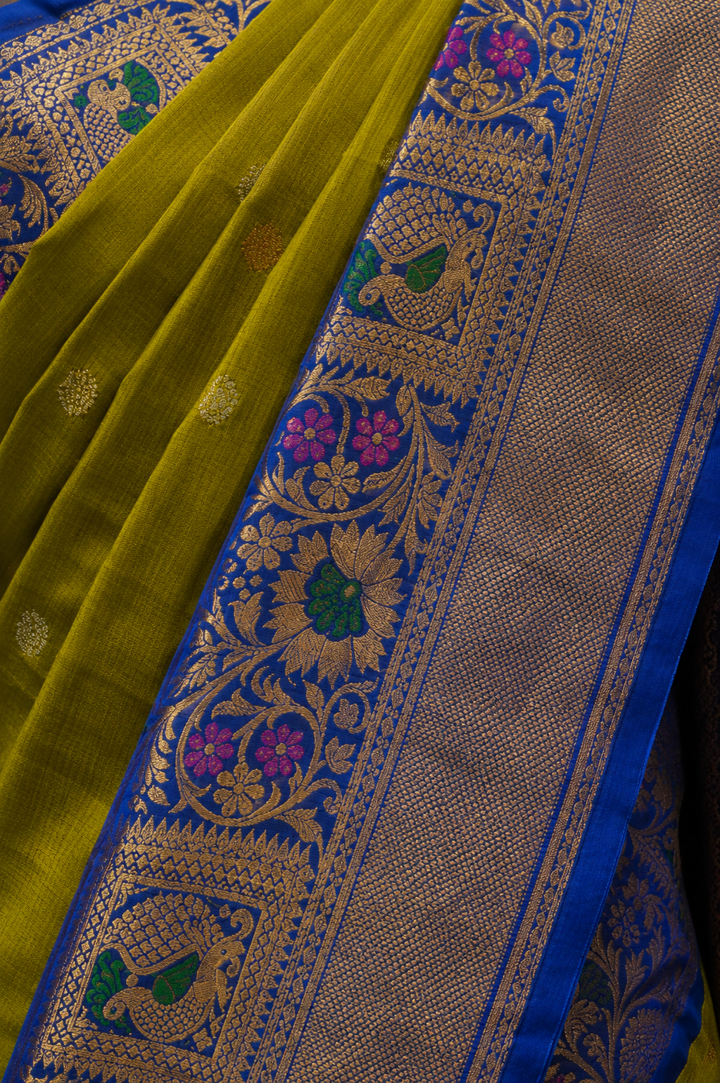 ZARTARI Handwoven Paithani Silk Saree – Olive Green with Royal Blue Floral Zari Border & Rich Woven Pallu