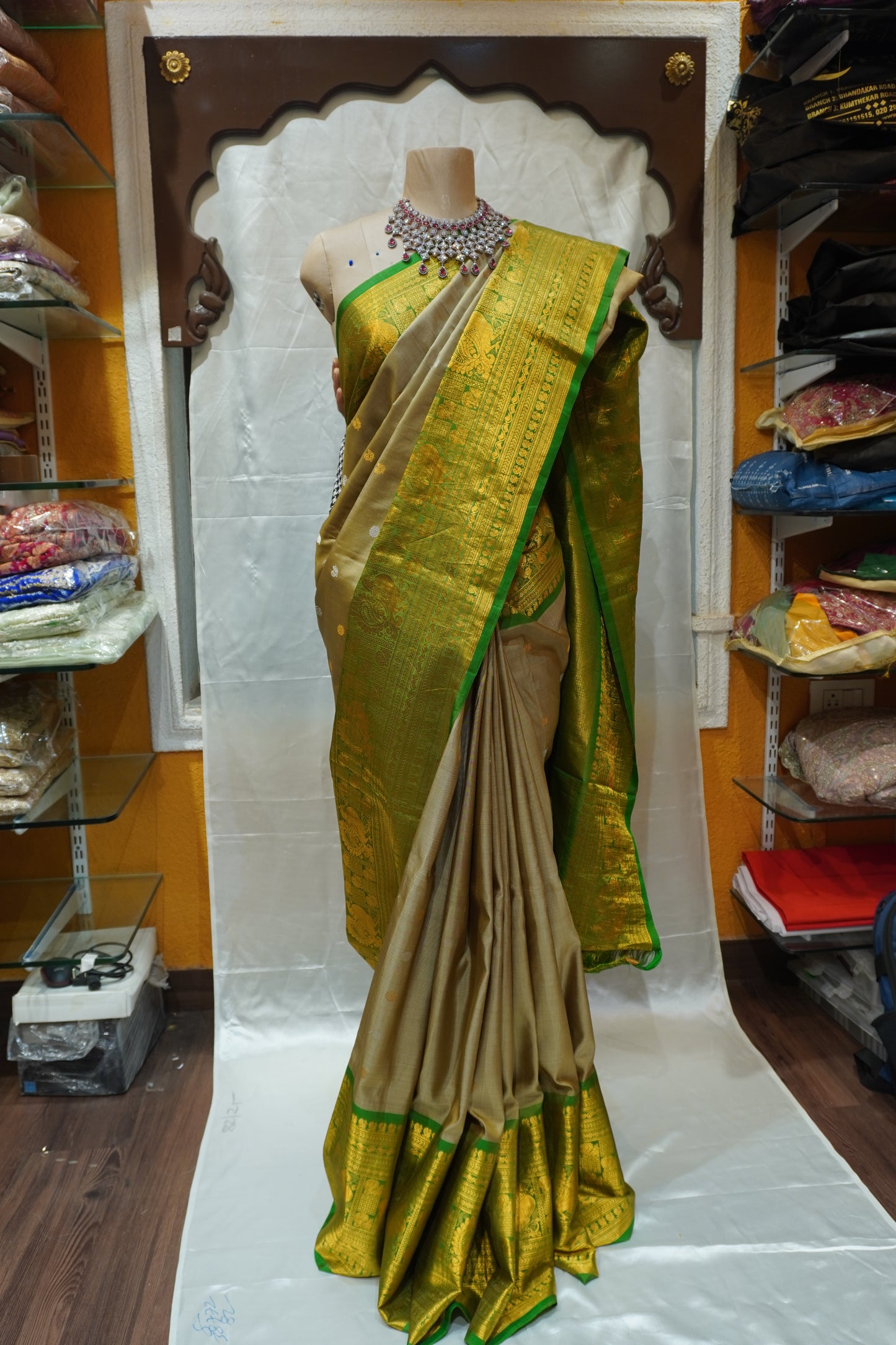 ZARTARI Handwoven Paithani Silk Saree – Beige with Emerald Green Rich Zari Border