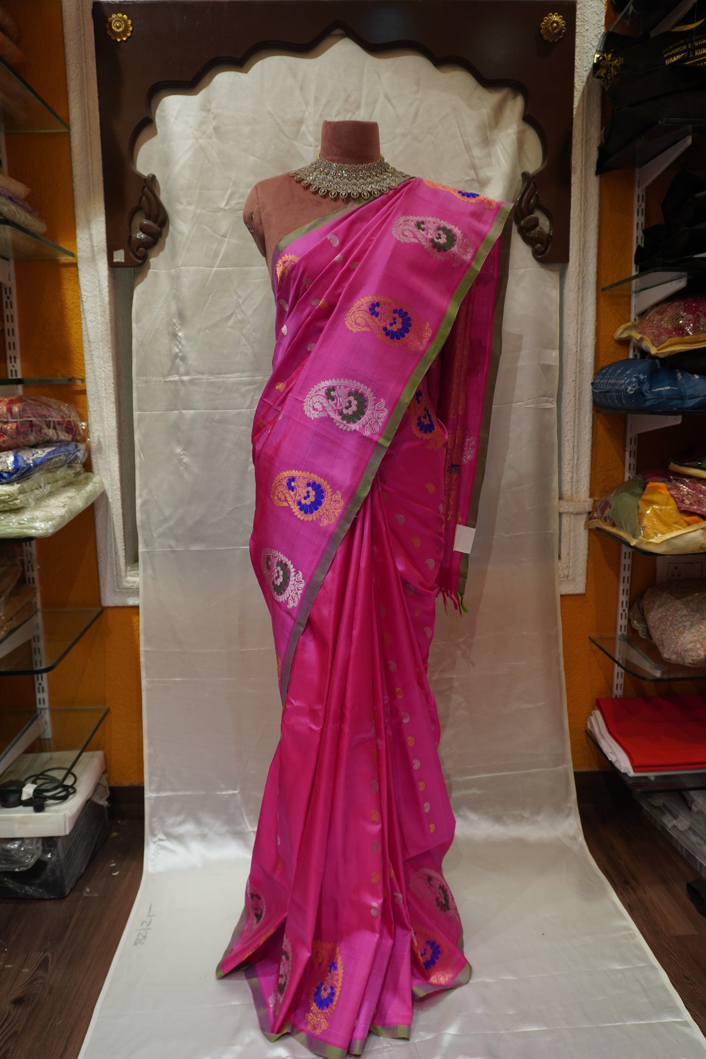 Zartari Premium Rani Pink Paithani Silk Saree with Traditional Woven Paisley Pallu