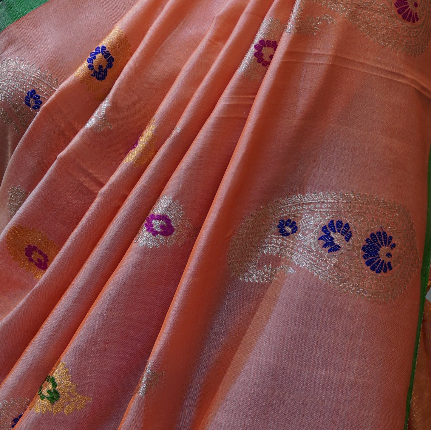 ZARTARI Handwoven Paithani Silk Saree – Peach Pink with Green Border & Traditional Multicolour Paisley Butta