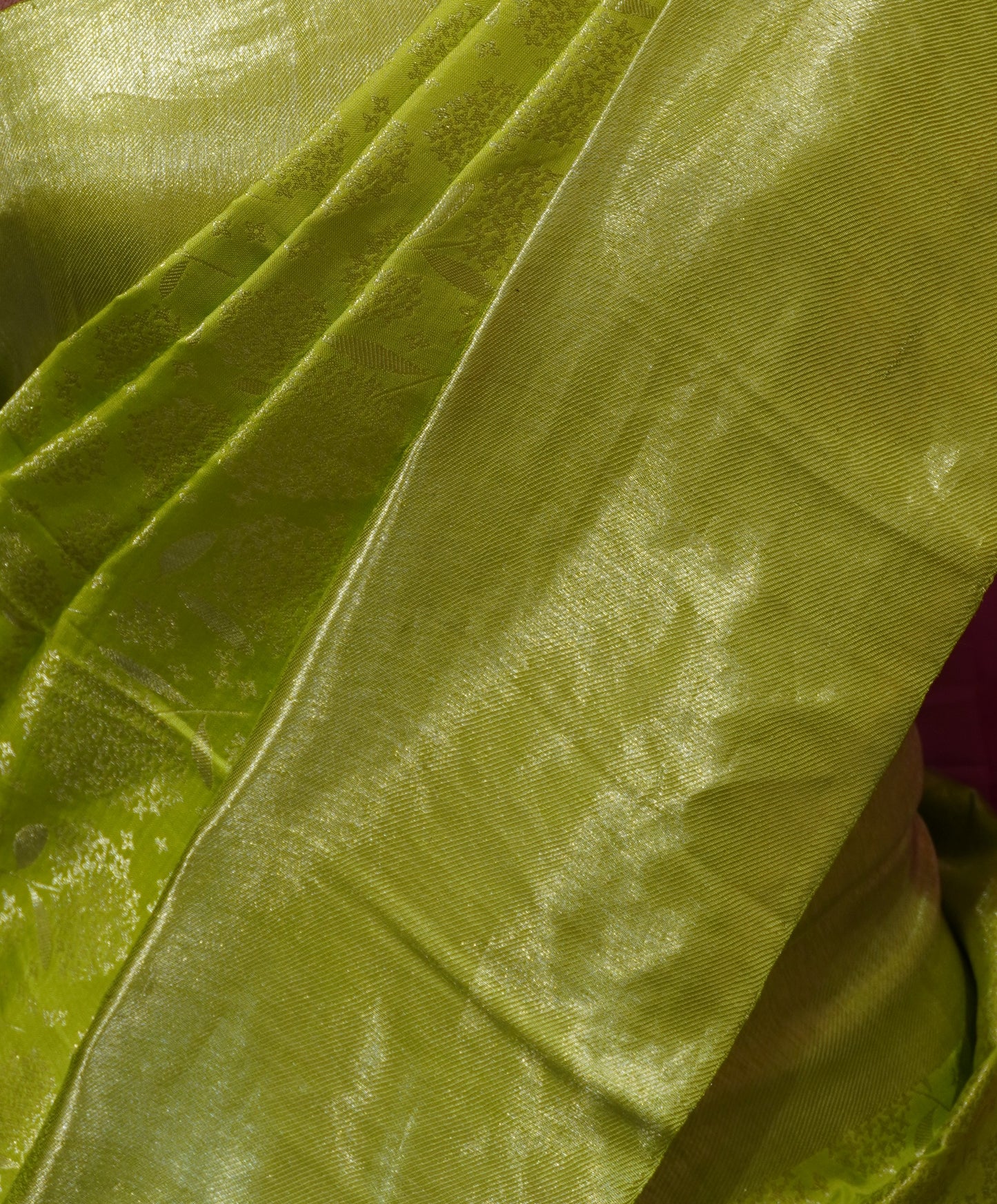 Zartari Handwoven Kanjivaram Silk Saree | Parrot Green with Pink Contrast Pallu | Traditional Wedding Silk Saree