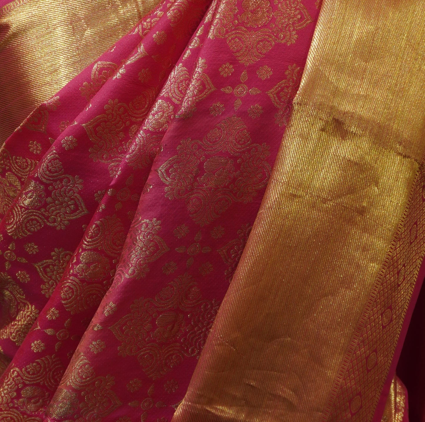 Zartari Handwoven Kanjivaram Silk Saree | Rani Pink with Rich Gold Zari Weaving | Traditional Wedding Silk Saree
