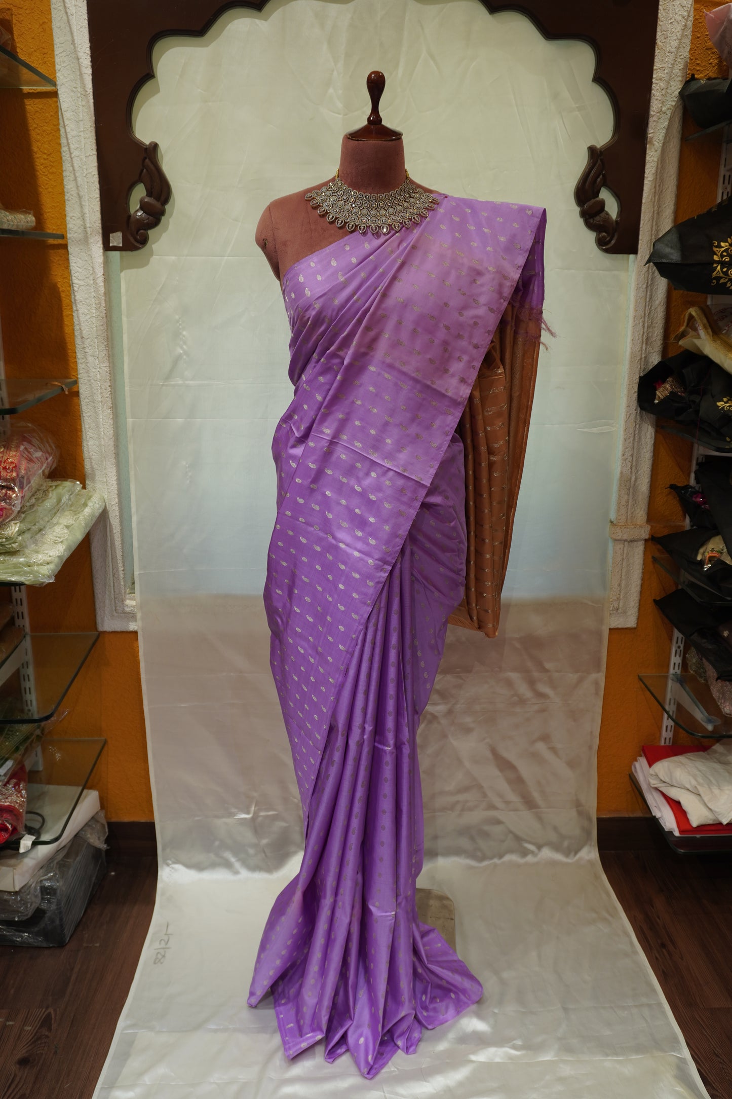 Zartari Handwoven Kanjivaram Silk Saree | Lavender Purple with Antique Gold Zari Butti | Traditional Wedding Silk Saree
