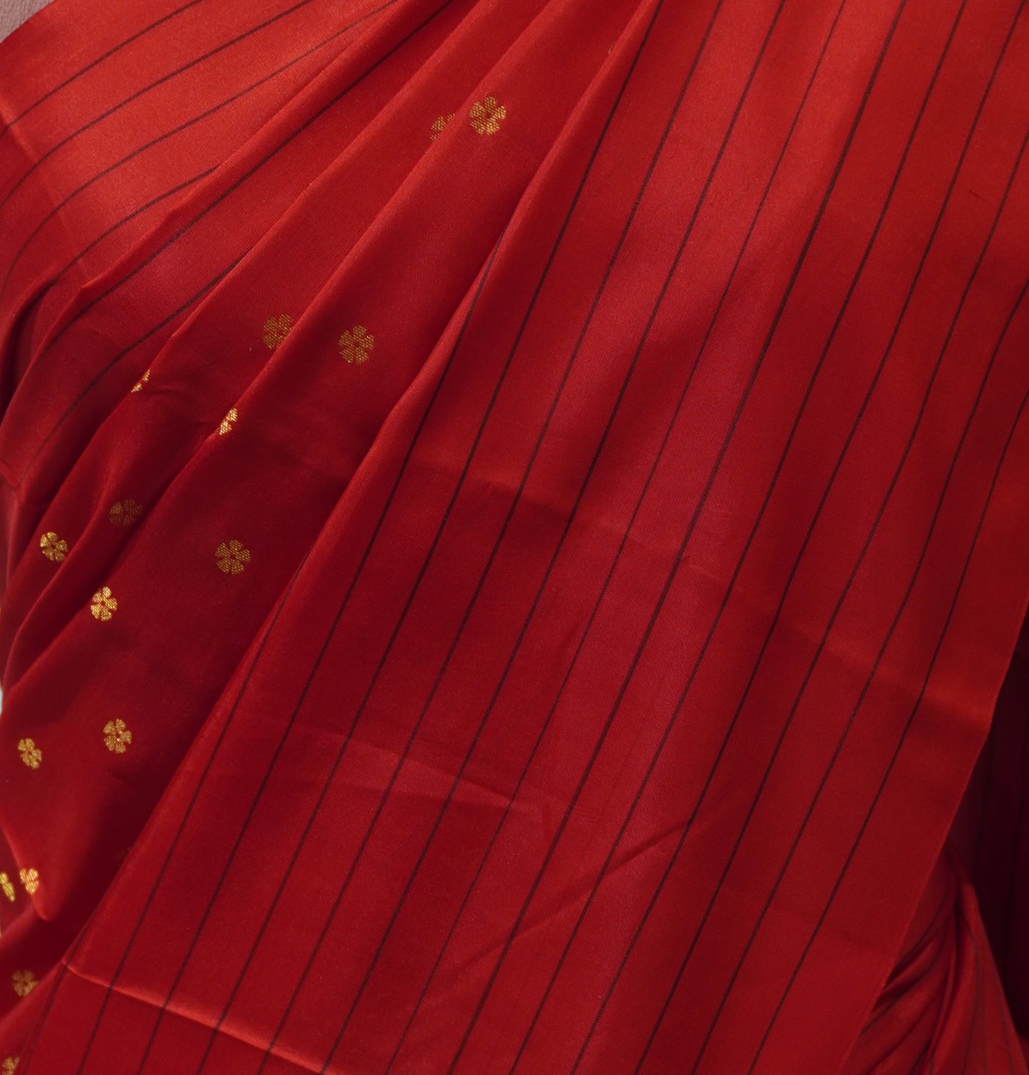 Zartari Handwoven Kanjivaram Silk Saree | Classic Red with Gold Zari Butti & Pinstripe Weave | Traditional Wedding Silk Saree