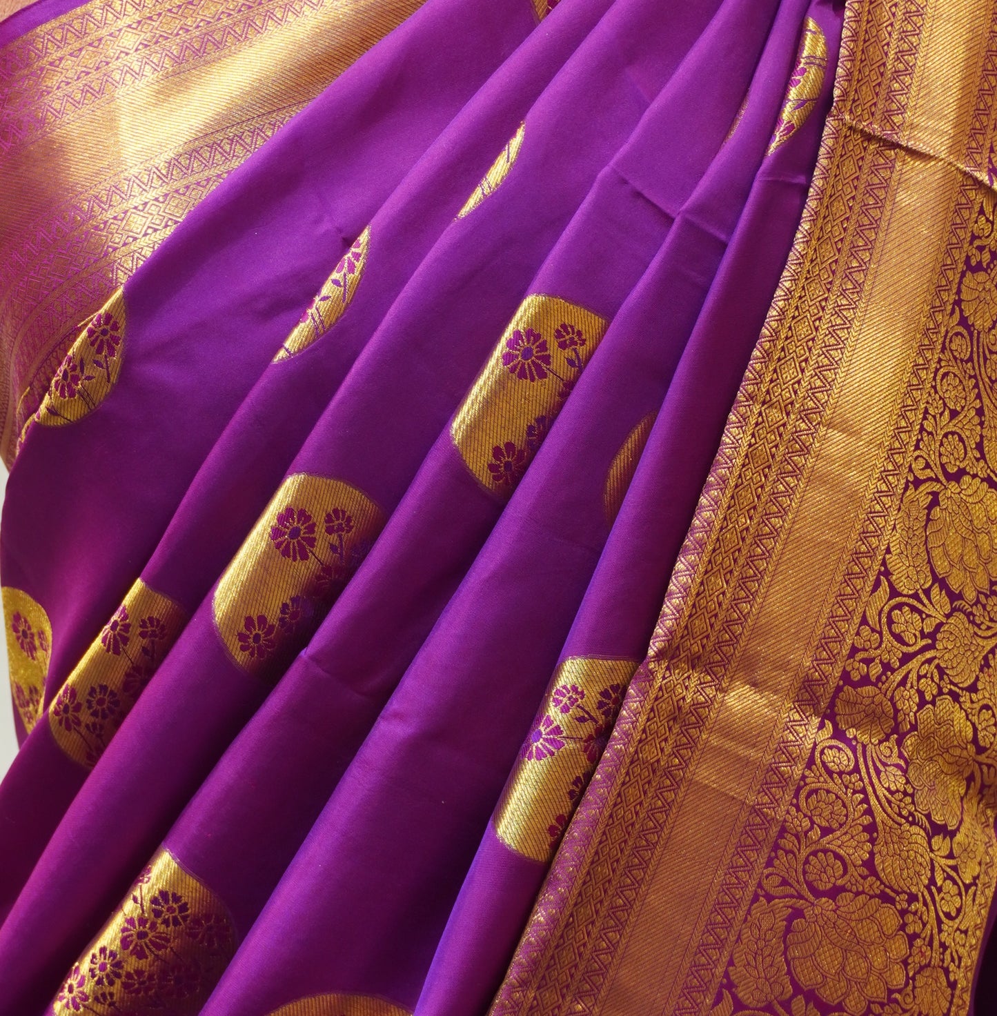 Zartari Handwoven Kanjivaram Silk Saree | Royal Purple with Gold Zari Floral Border & Traditional Butti | Wedding Silk Saree