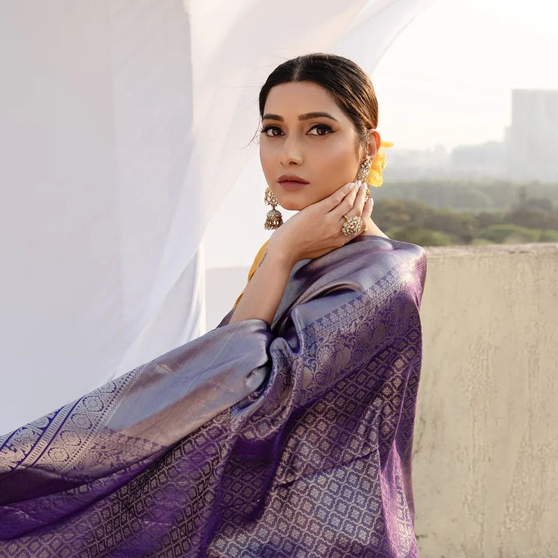 Gauri Nalwade in Zartari Pure Silk
