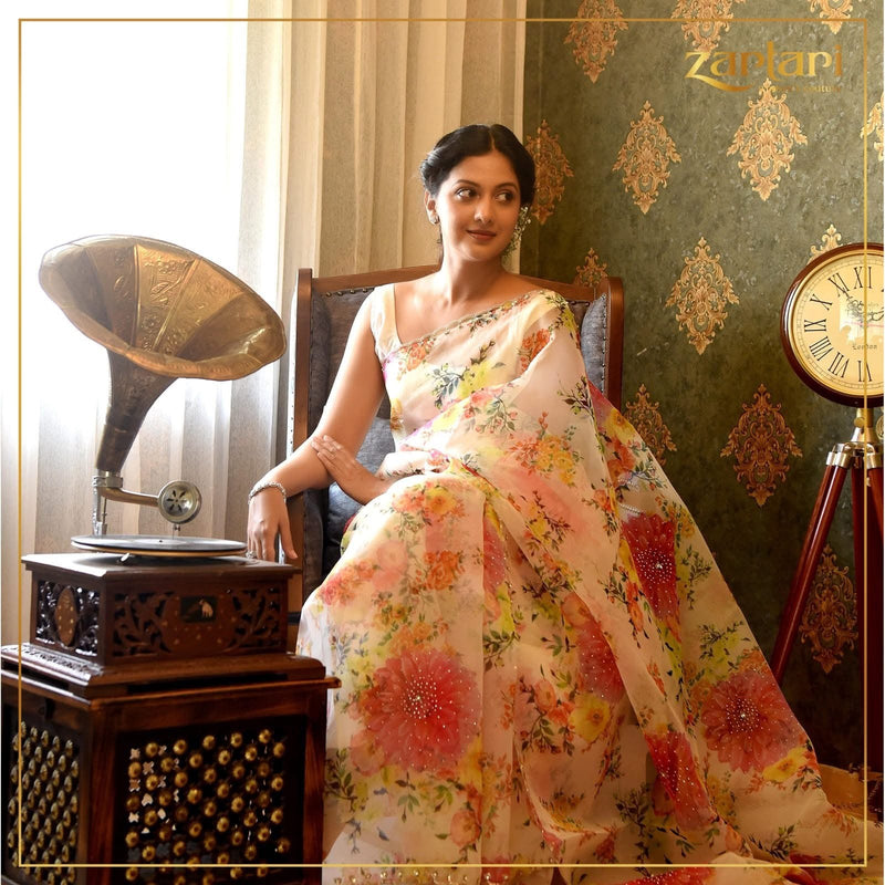 Tejashree Pradhan in Zartari Pure Silk