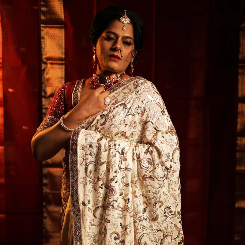 Vibhavari Deshpande in Zartari Pure Silk